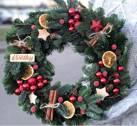 New Year's wreath from live needles №2